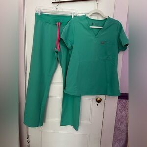 FIGS scrub set: sea foam green